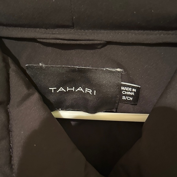 Tahari Puffer Jacket - Picture 2 of 3